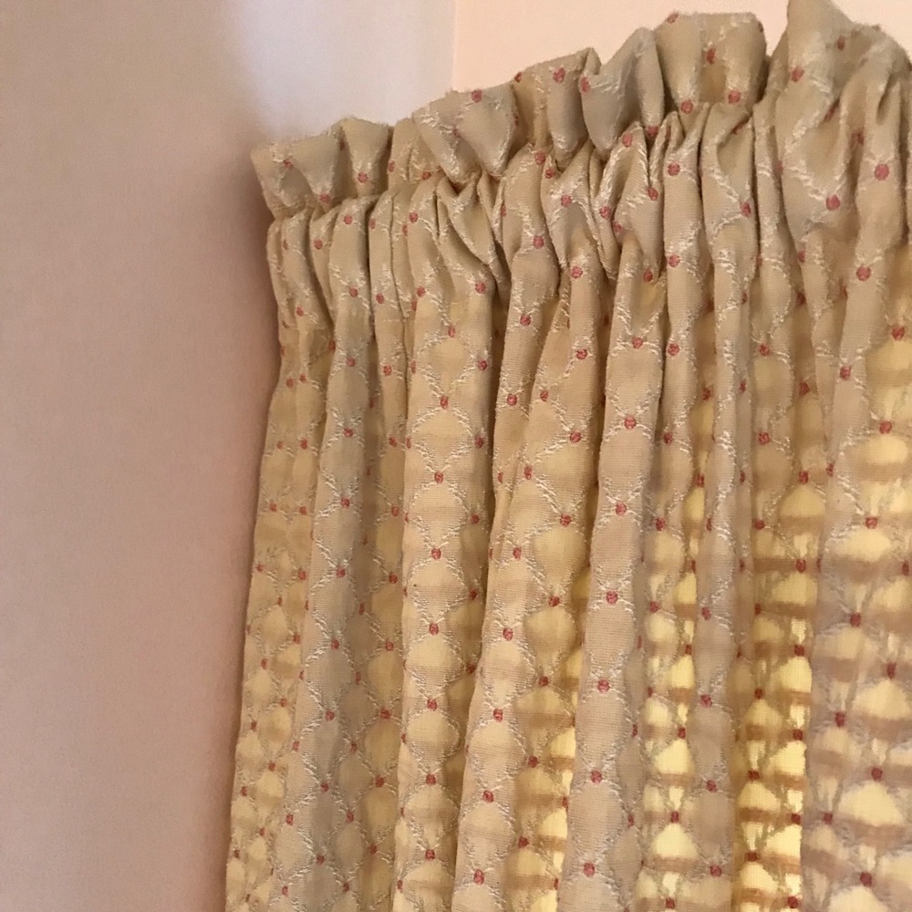 Window curtains - Picture 2 of 9